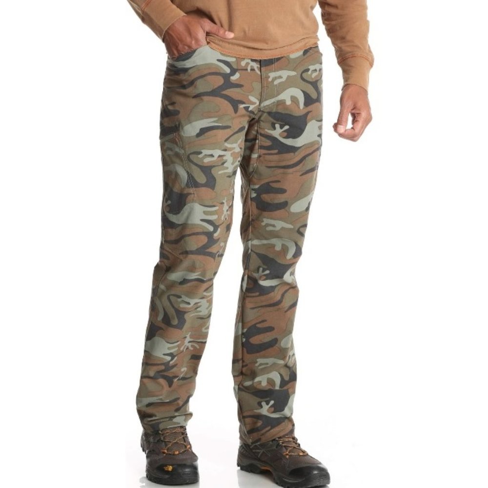 Wrangler Men's Camouflage Cargo Pant Size 34 x 30
